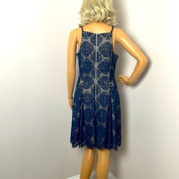Vince Camuto Lace Midi Dress  | Size 6 | Elegant & Feminine - Picture 4 of 11